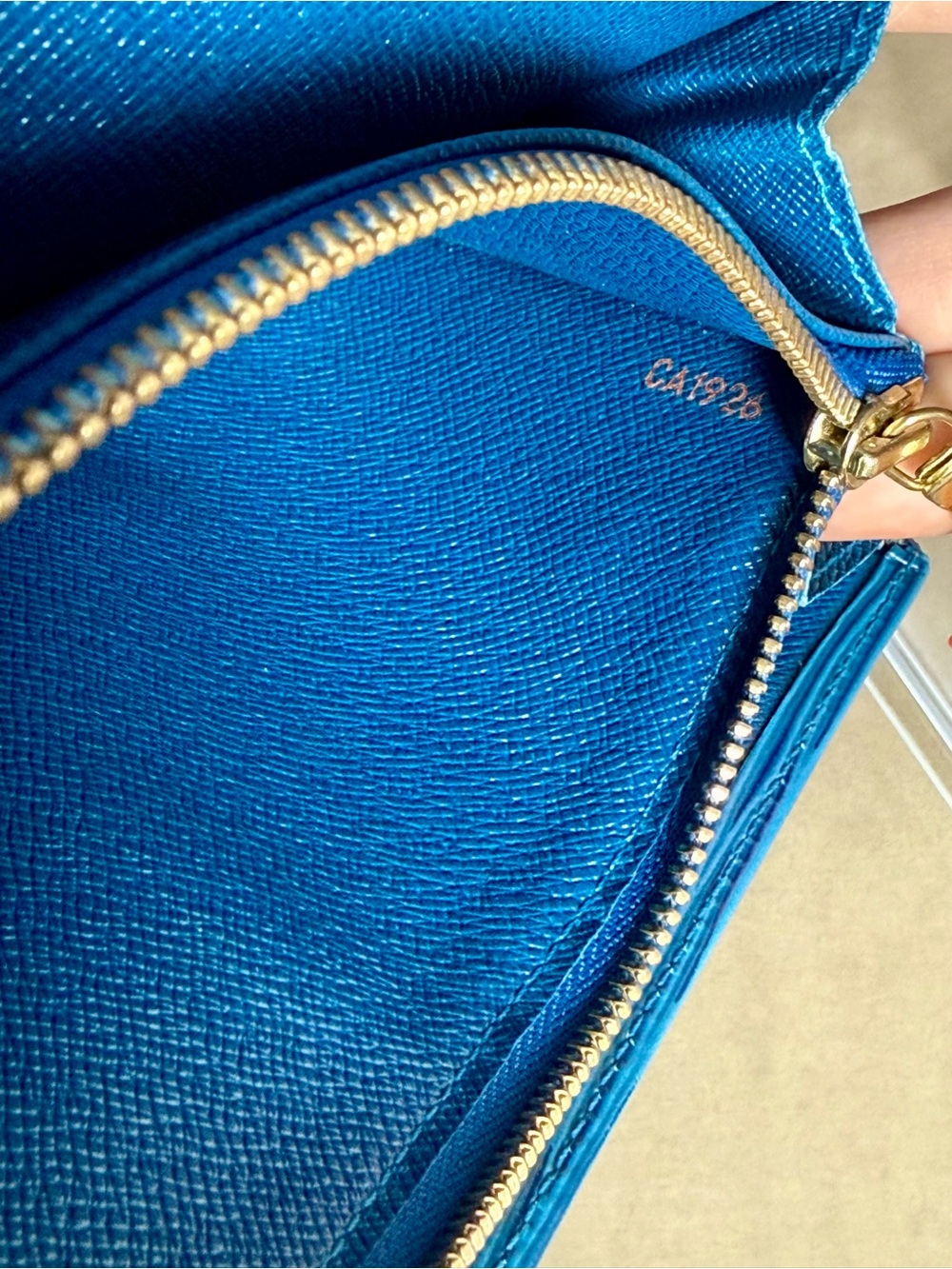 ✨ Authentic Louis Vuitton Portefeuille Sarah Blue Epi Leather ✨ Date Cd: CA1928 - Picture 9 of 12